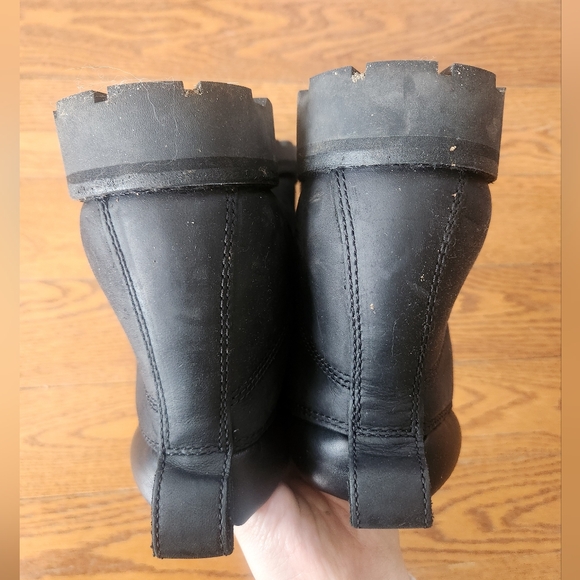 New Condition Black Roots Buff Boots - Picture 3 of 7